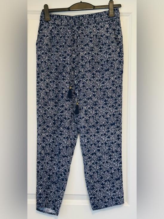 HATLEY a British designer Pants - HATLEY Pant Blue White Floral Elasticized Waist Tassels Pockets Like New Sz M